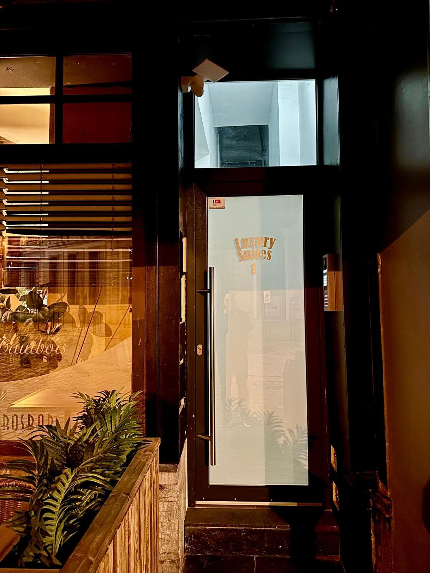 Luxury Suites Mons By Rikas Hotels Extérieur photo