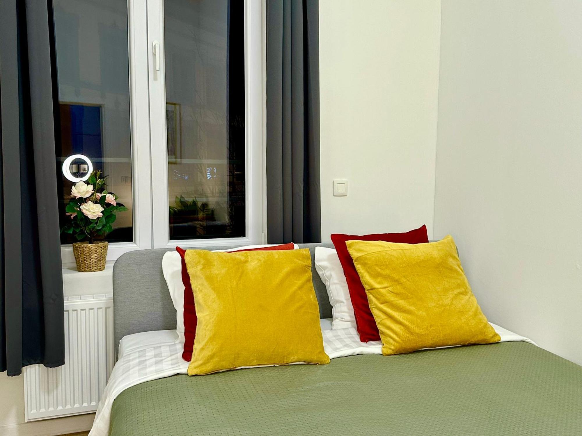 Luxury Suites Mons By Rikas Hotels Extérieur photo