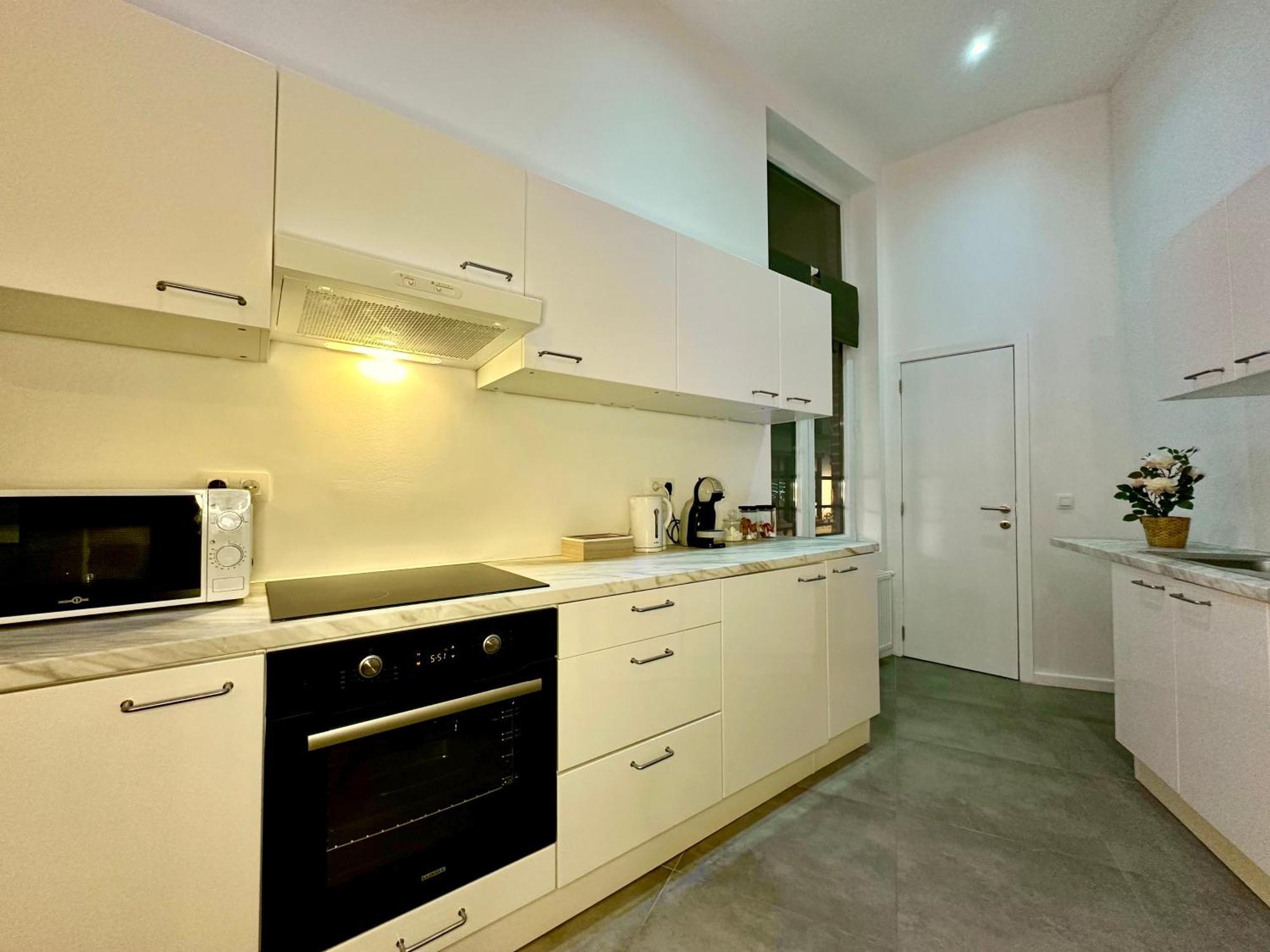 Luxury Suites Mons By Rikas Hotels Extérieur photo