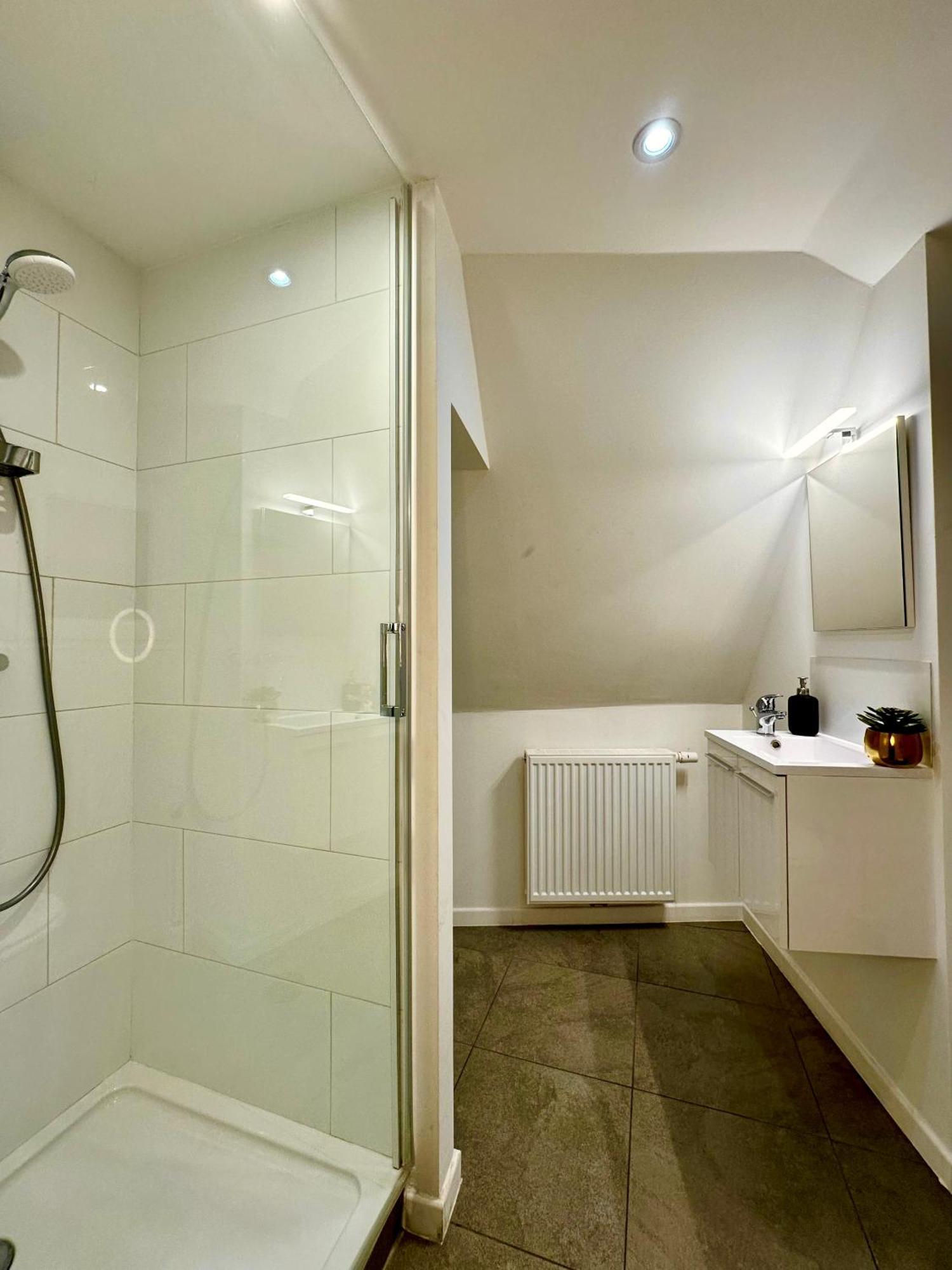Luxury Suites Mons By Rikas Hotels Extérieur photo