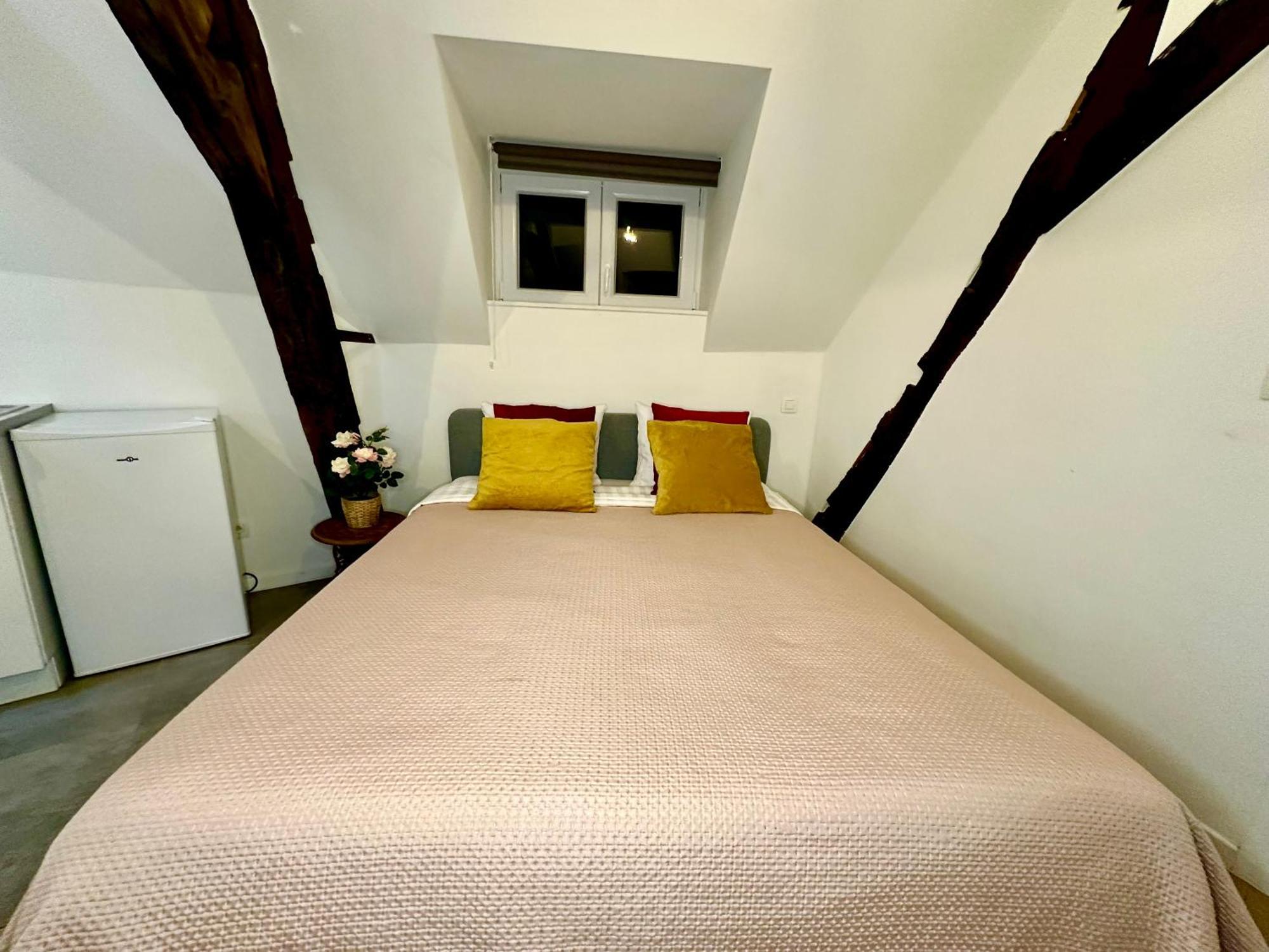 Luxury Suites Mons By Rikas Hotels Extérieur photo