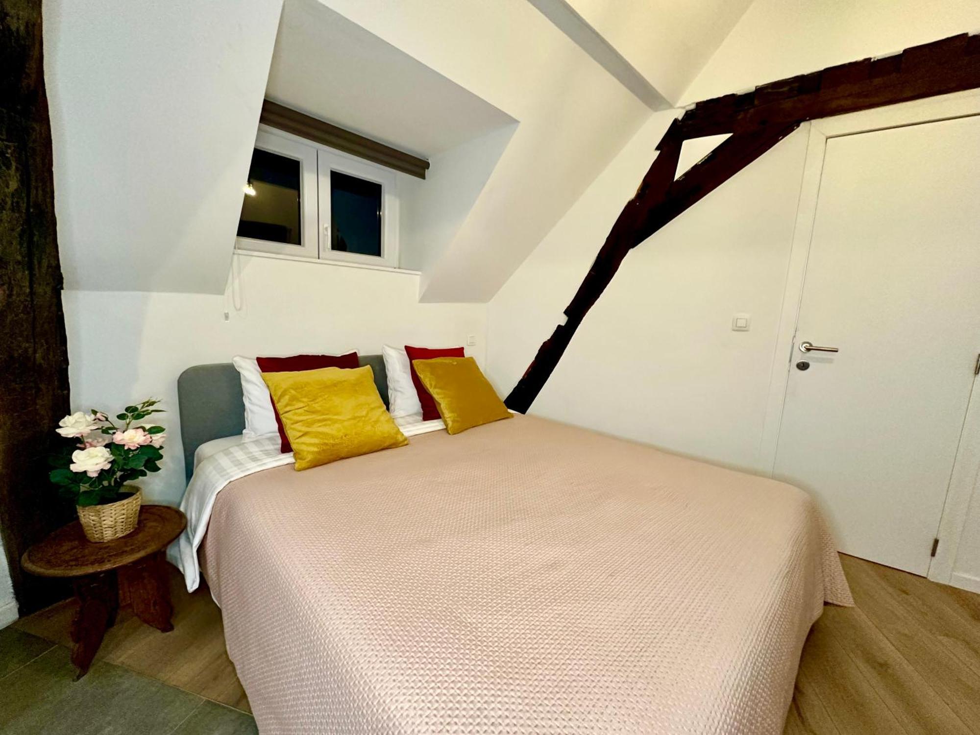 Luxury Suites Mons By Rikas Hotels Extérieur photo