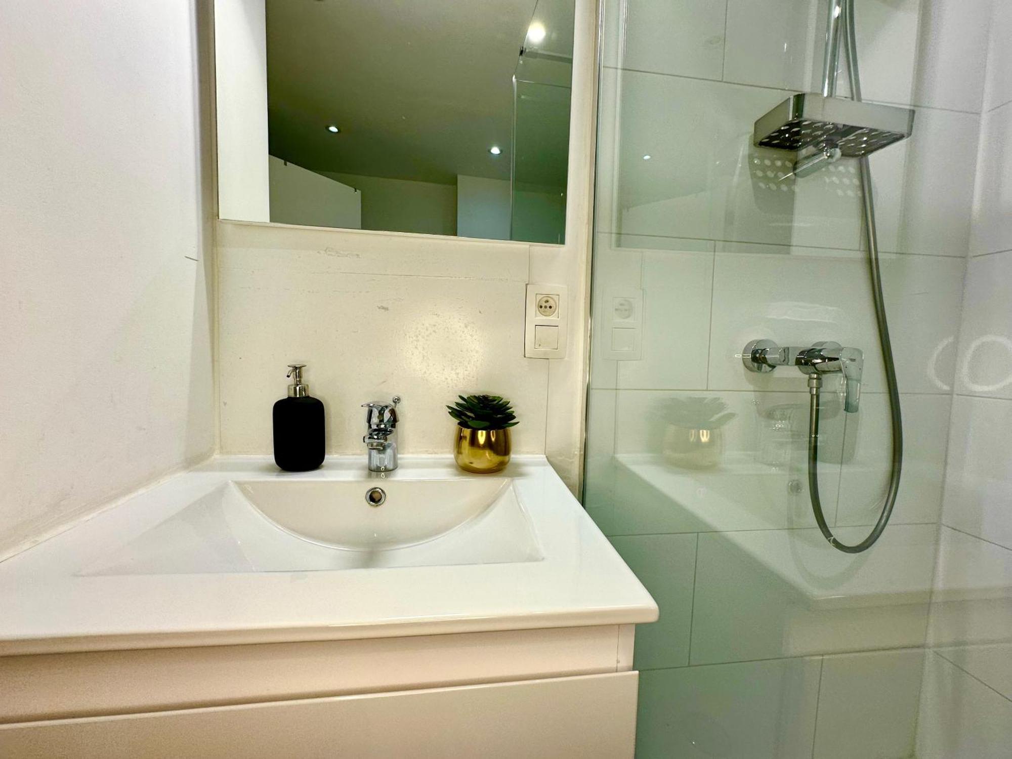 Luxury Suites Mons By Rikas Hotels Extérieur photo
