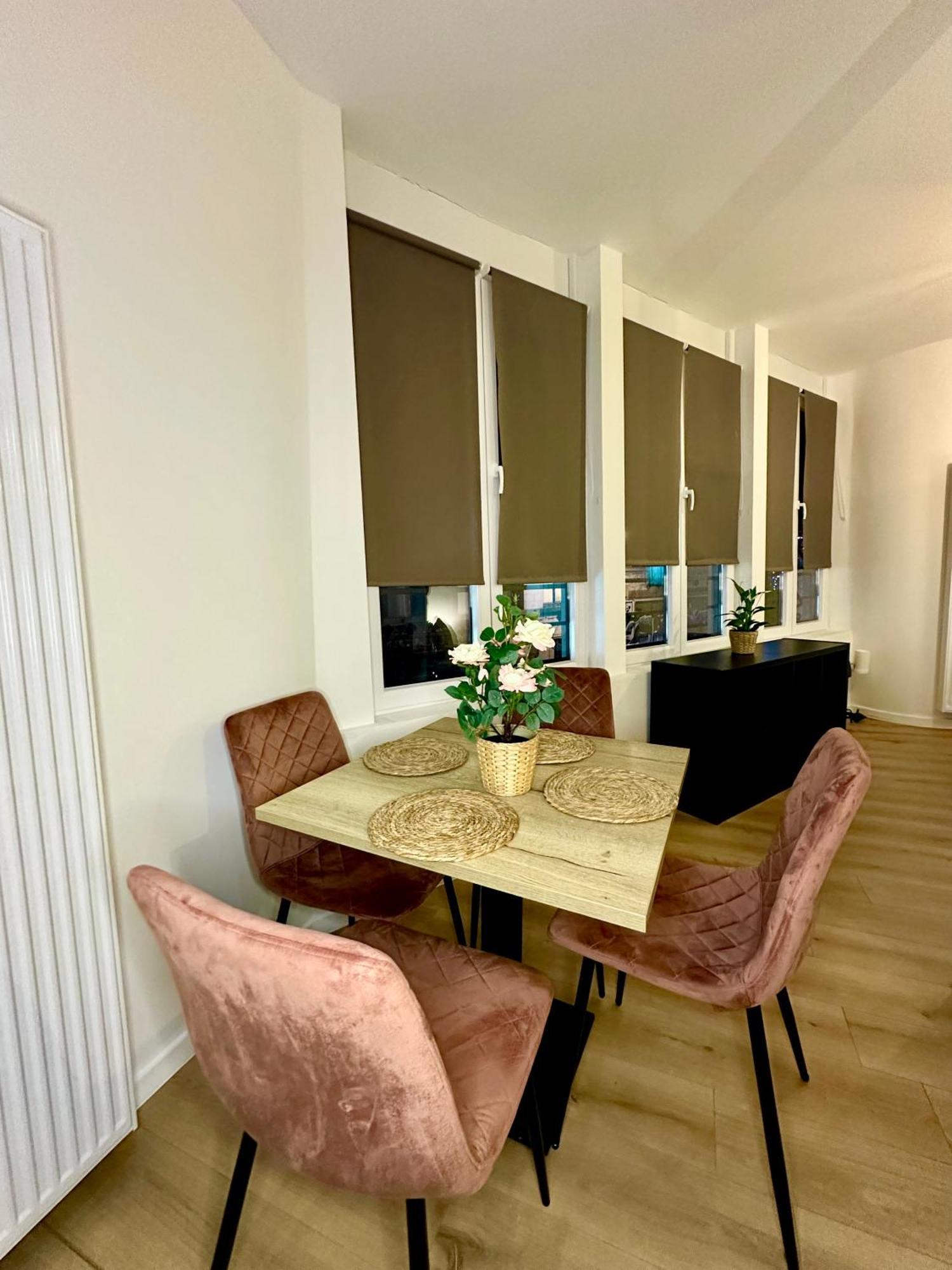 Luxury Suites Mons By Rikas Hotels Extérieur photo