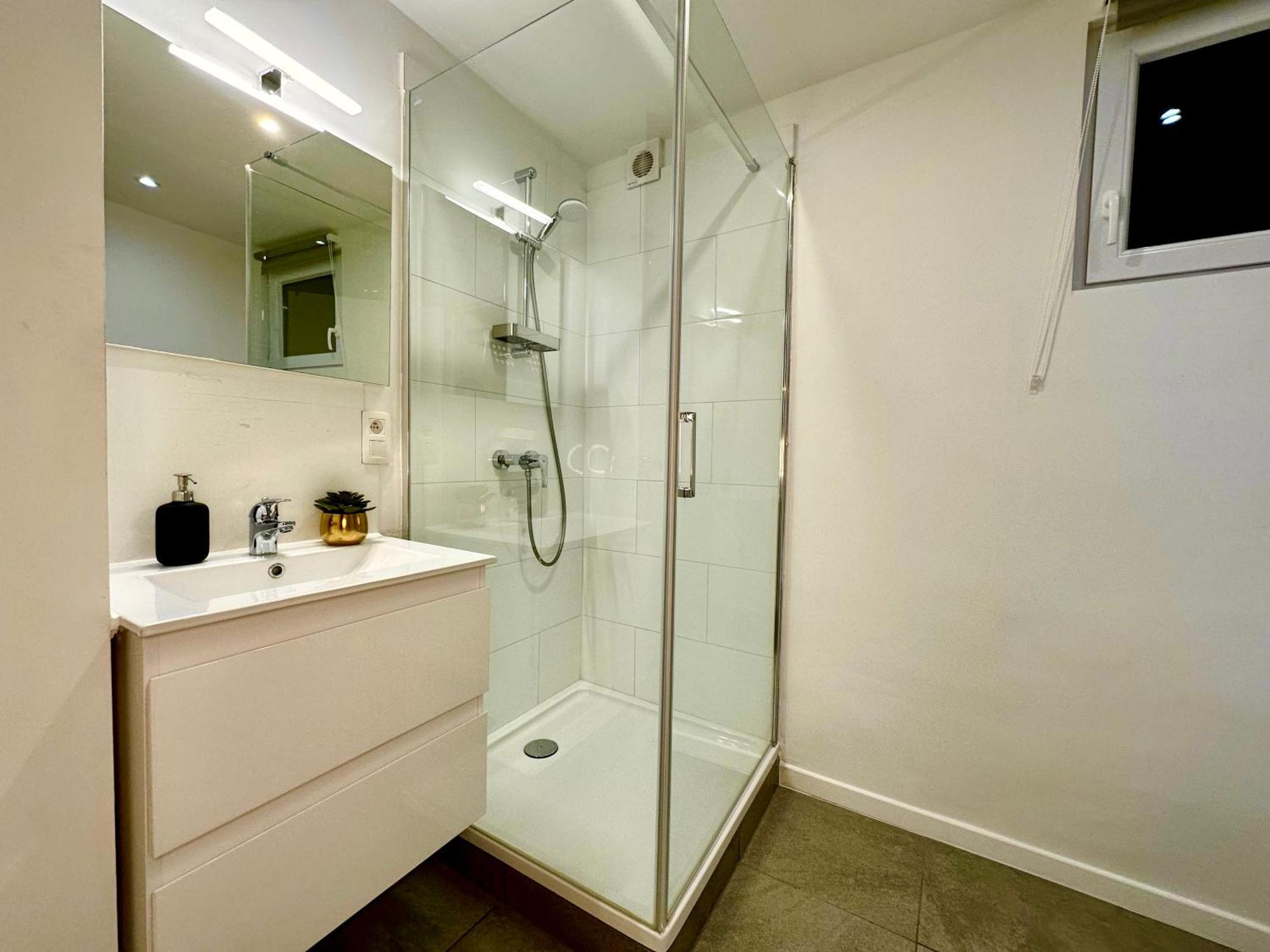 Luxury Suites Mons By Rikas Hotels Extérieur photo