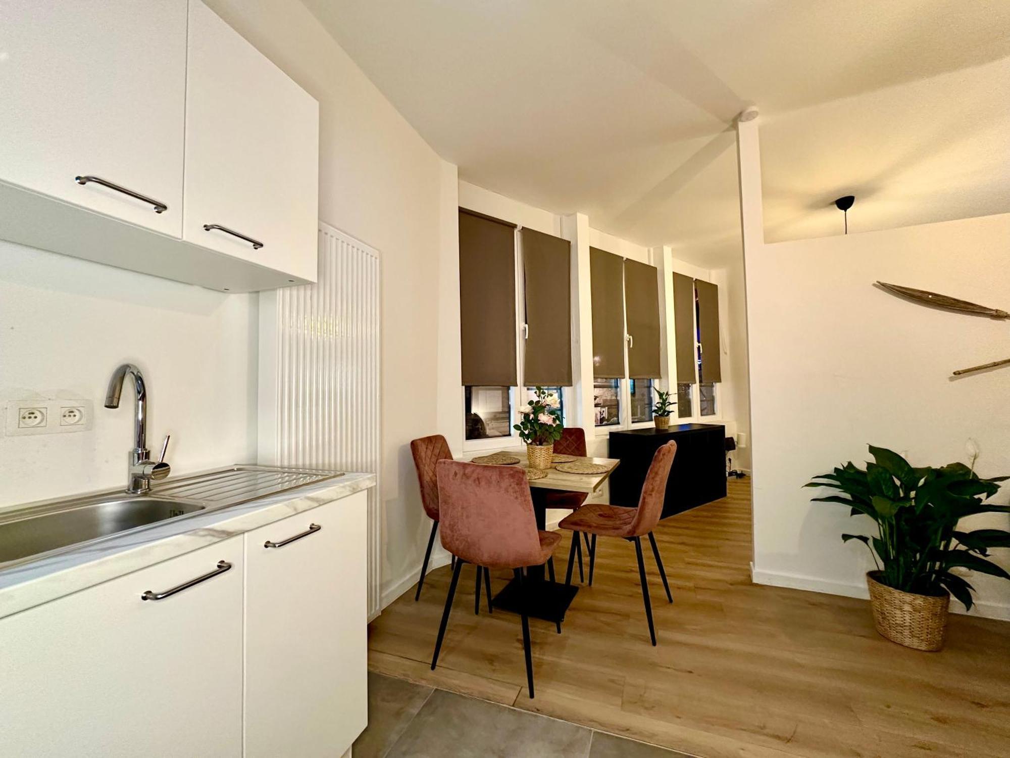 Luxury Suites Mons By Rikas Hotels Extérieur photo