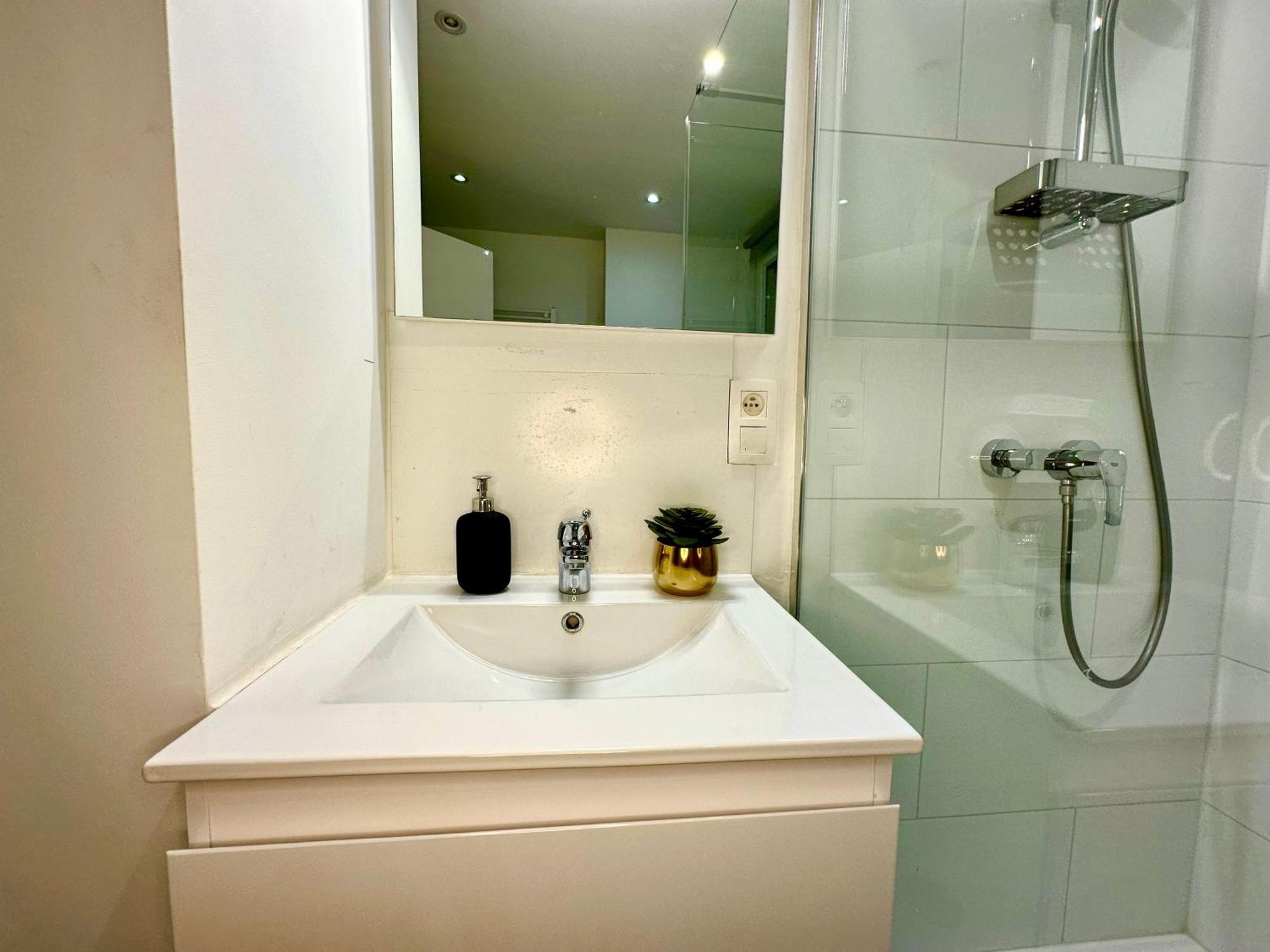 Luxury Suites Mons By Rikas Hotels Extérieur photo