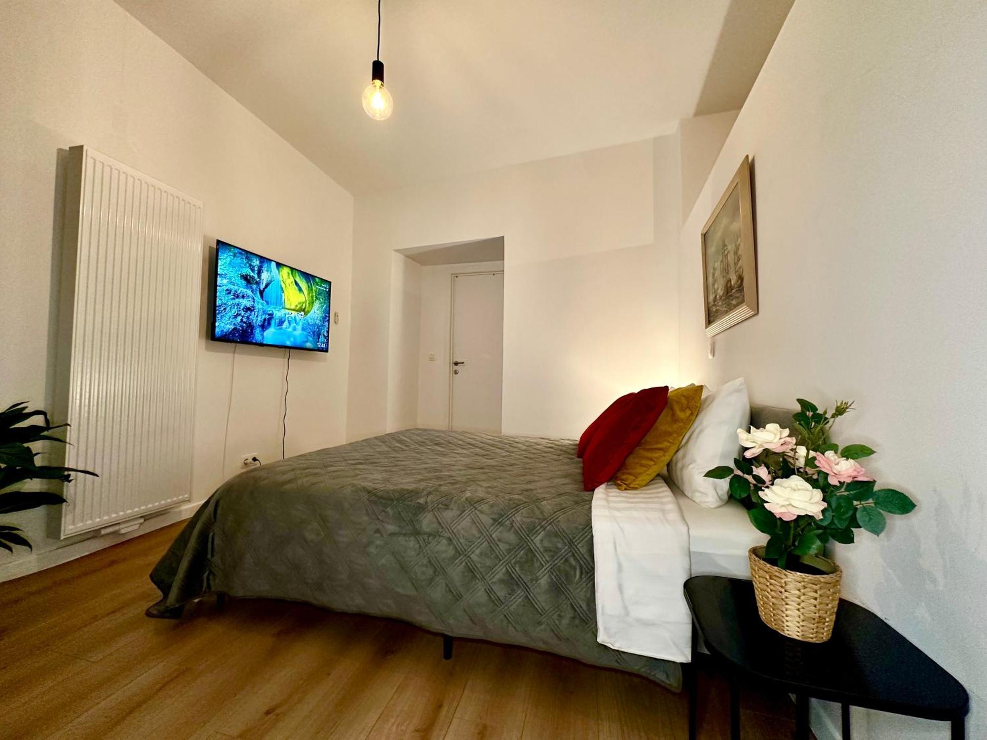 Luxury Suites Mons By Rikas Hotels Extérieur photo